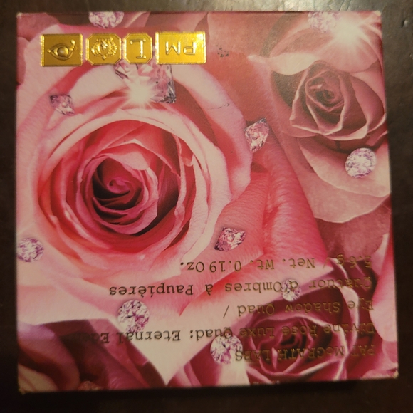 Eyeshadow Palette with Pink and Brown Shades - Picture 3 of 3